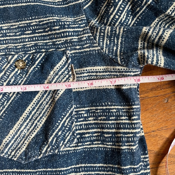 👔 Burton long sleeved button up women’s shirt - Picture 5 of 7